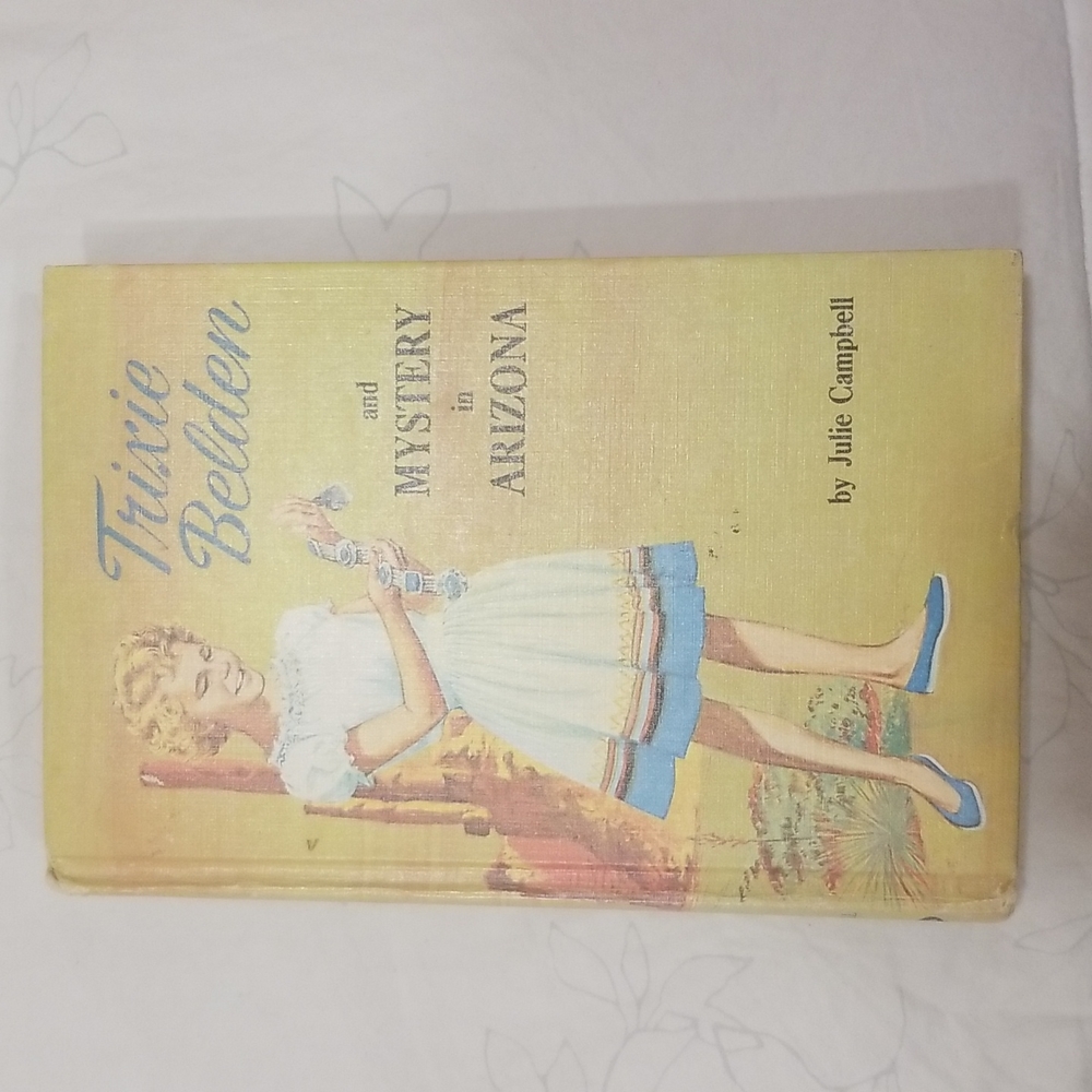 Trixie Belden and Mystery in Arizona